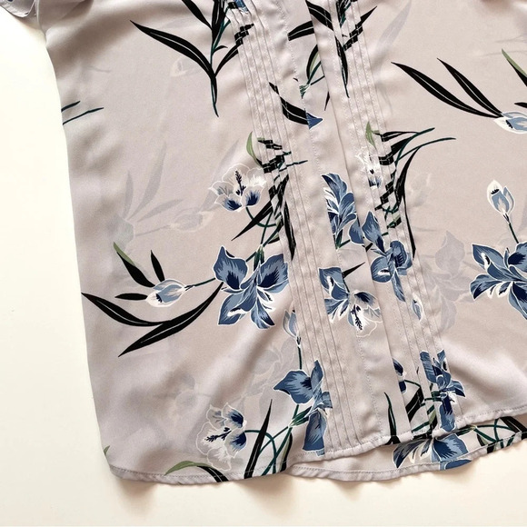 Ann Taylor Factory Floral Short-Sleeve Flowy Blouse Size XS - Picture 5 of 11